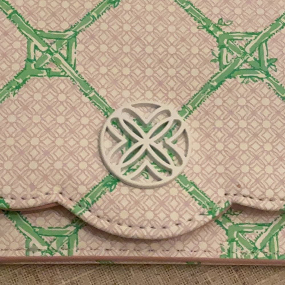 Lilly Pulitzer White and Green Card Holder with Pearl Chain, Key Holder - Picture 5 of 9